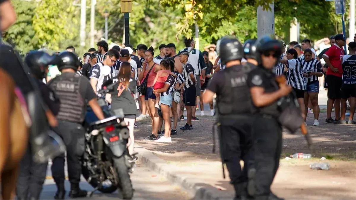 Asesinaron A Un Hincha En Una Pelea Entre Barras De Gimnasia Y Esgrima