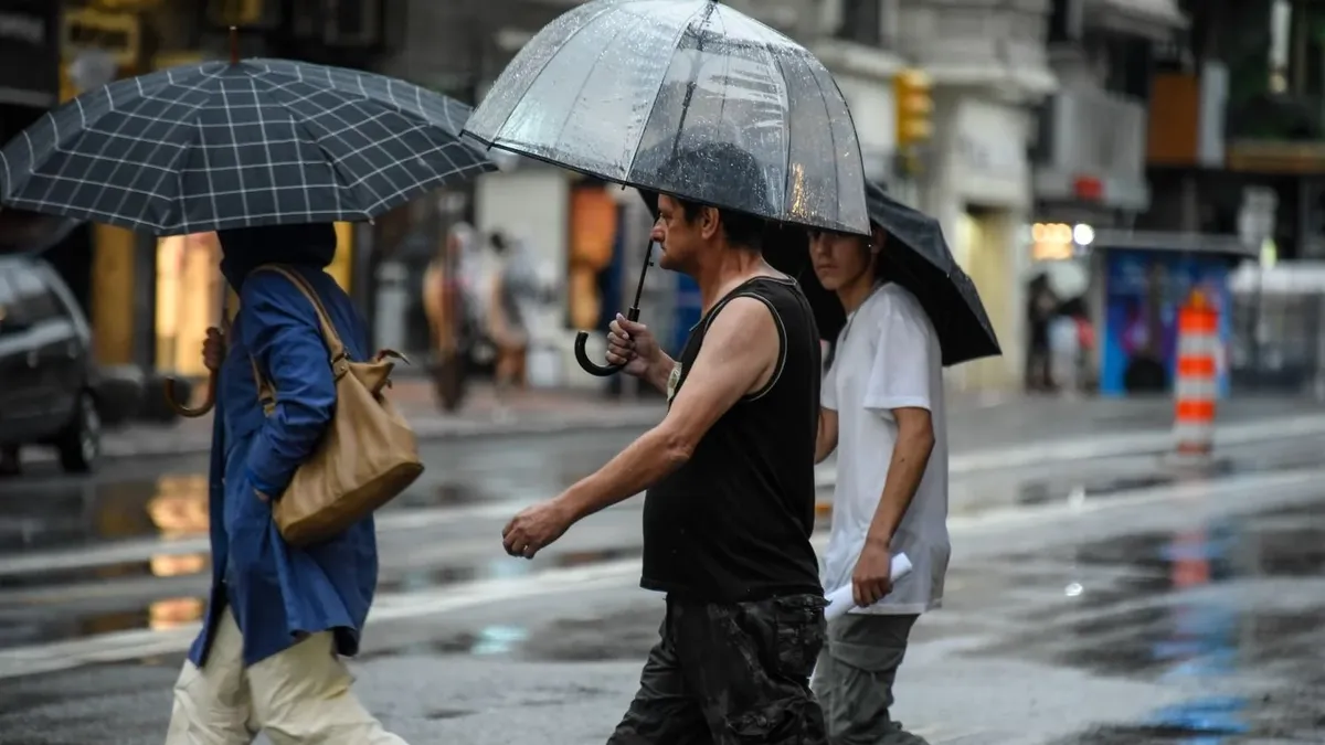 Inumet Hizo Un Aviso Especial Por Tormentas Muy Fuertes Y Altas