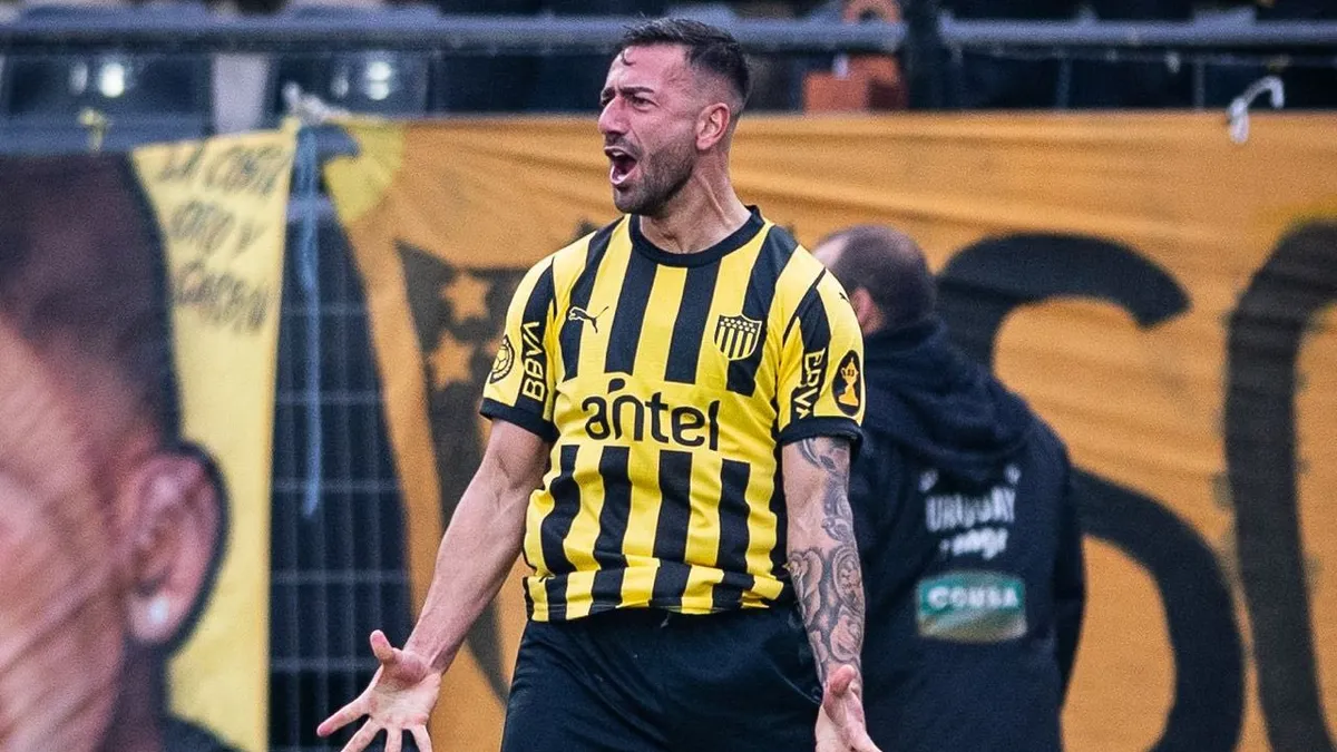 Pe Arol Derrot A F Nix Con Goles De Javier M Ndez Y Facundo