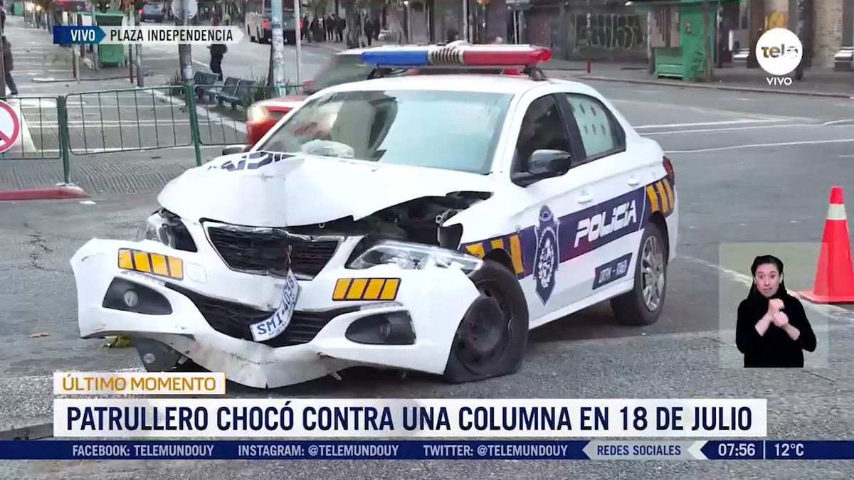 Un patrullero chocó contra una columna del alumbrado en Plaza