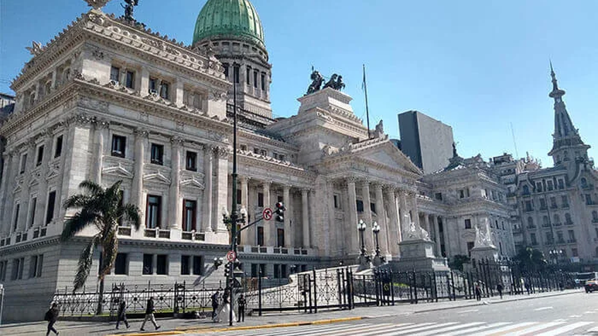 El Gobierno envía al Congreso la Ley Hojarasca para anular normativas