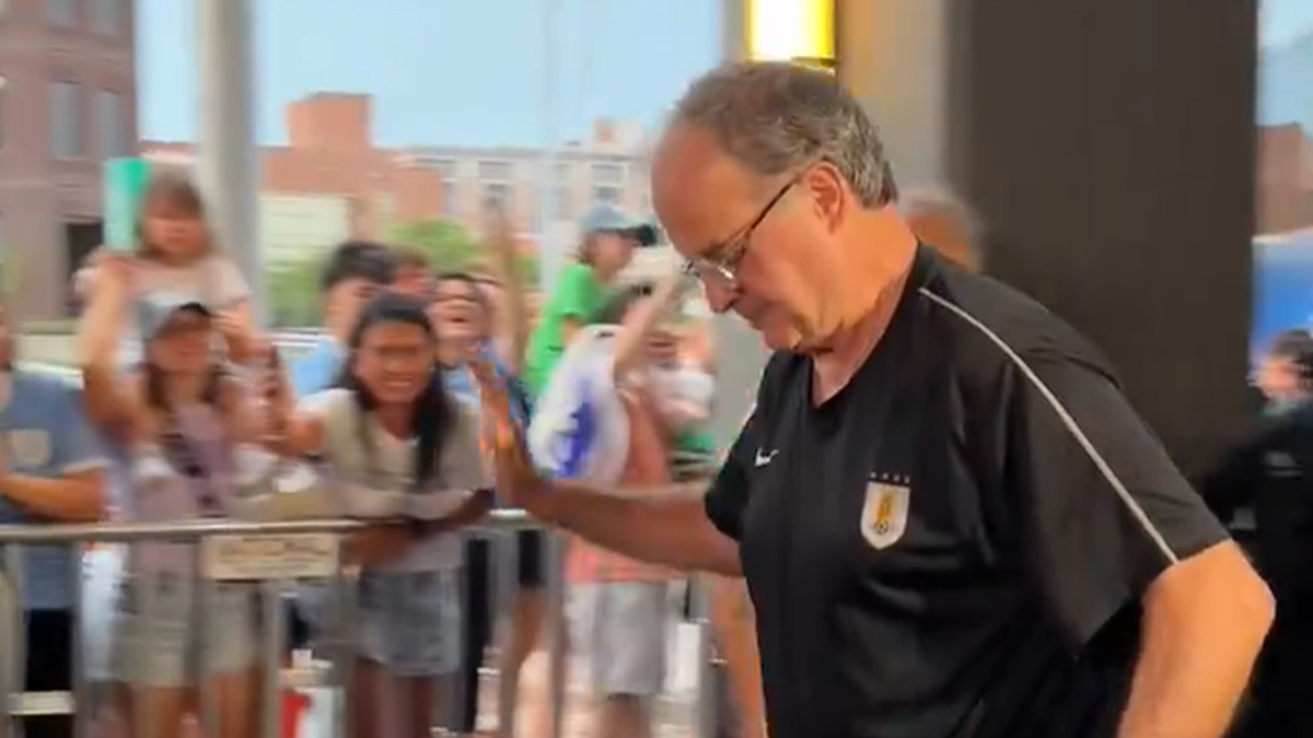 El Jugador Con Un Vendaje El Saludo De Marcelo Bielsa Y La Broma De