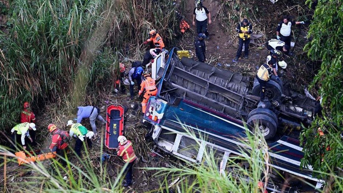 Accidente En El Puente Belice De Guatemala Un Mnibus Cay De Un