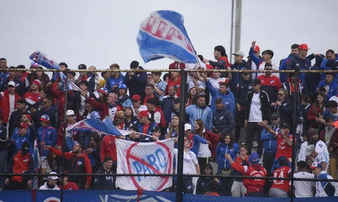 Nacional tiene que formar una línea de fondo nueva