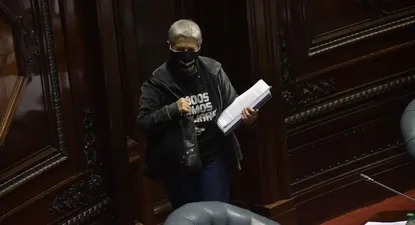 Foto de archivo. La senadora del Frente Amplio fue criticada nuevamente en el Parlamento, por insignias en sus vestimentas que “no representan a todos”, según senadores blancos