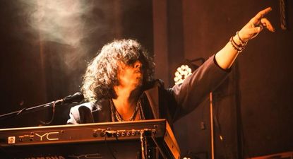 Fabián Zorrito Von Quintiero llega a España con la música de Charly García.