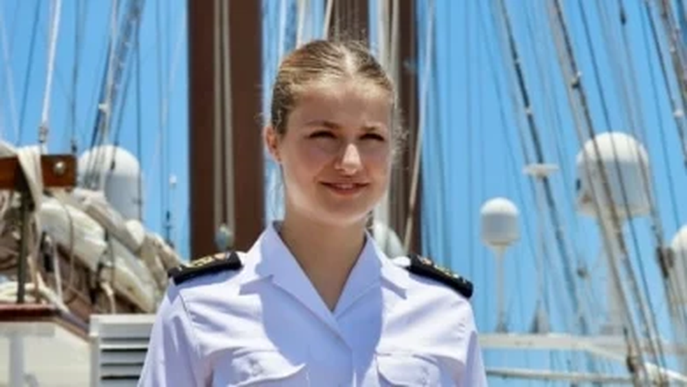La princesa Leonor a bordo del buque Elcano.