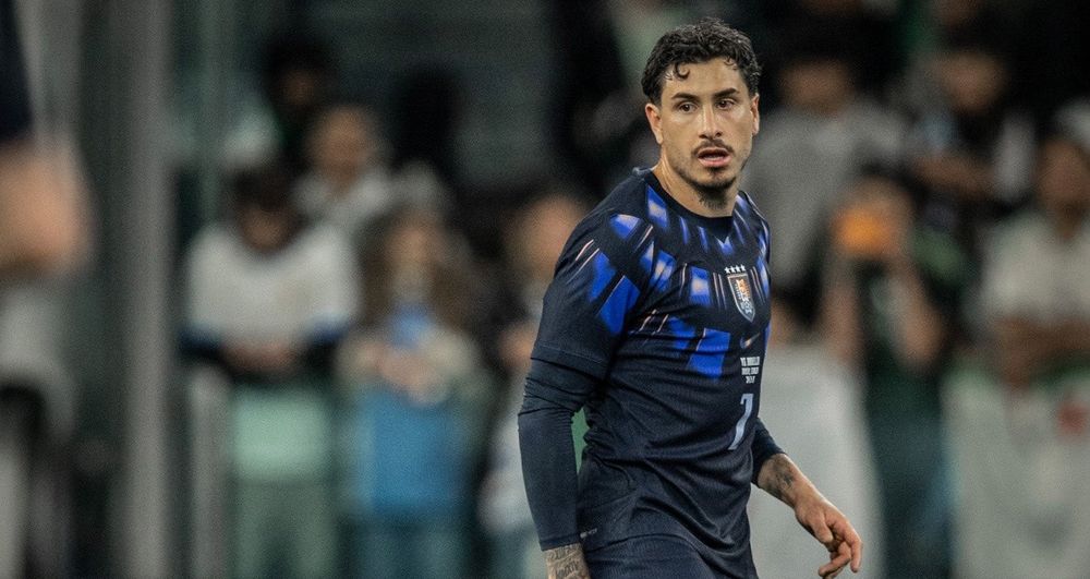 José María Giménez en el partido contra Argelia