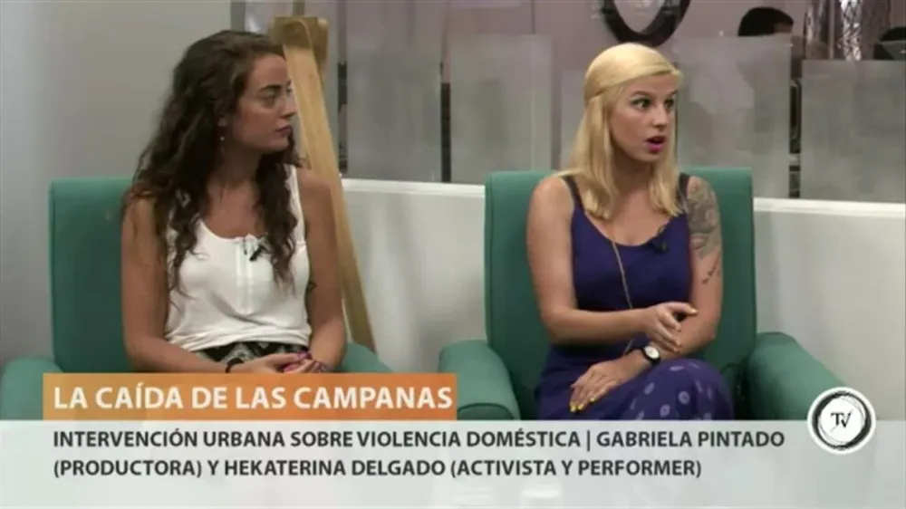 La performance La caída de las campanas cumple un año saliendo a las calles de Montevideo para transformar la muerte de mujeres por violencia doméstica en un duelo colectivo. La performer y activista Hekaterina Delgado y la productora de la intervención Gabriela Pintado contaron por qué los distinguen la ropa blanca y las campanas. Pueden no querer vernos, pero no pueden no escucharnos, indicó Delgado.Según contaron, en este proceso de salida a las calles han recibido muchos comentarios positivos pero también mucha violencia.