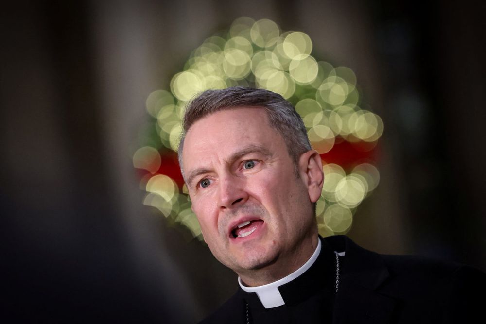 Ronald Hicks (2) - AP