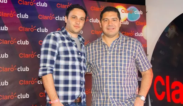 Sebastián Aguiar, gerente de Marketing de Claro Uruguay y Juan Ramón Vallejo.