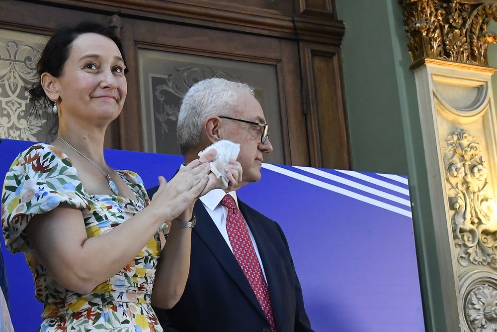 Valeria Csukasi, junto al canciller Mario Lubetkin