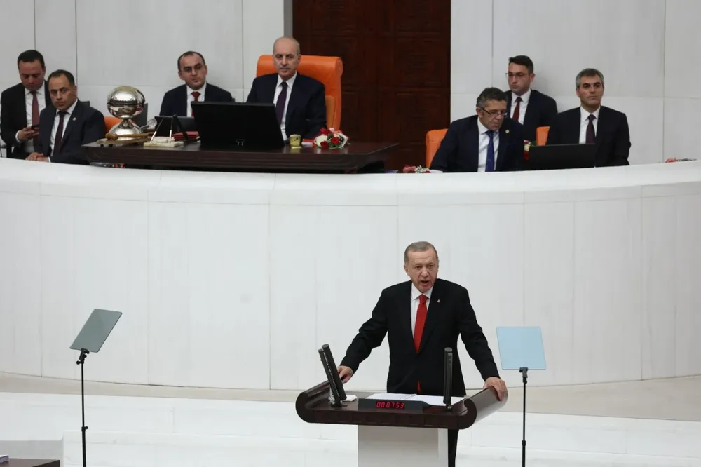 “Los terroristas jamás lograrán sus objetivos, afirmó el presidente turco Recep Tayyip Erdogan ante el parlamento en referencia al separatismo kurdo.