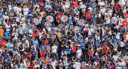 Hinchas de Nacional en el Estadio Artigas de Las Piedras