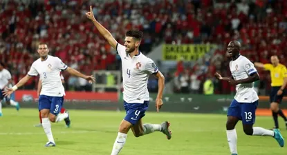 Miguel Veloso anotó el gol clave para Portugal