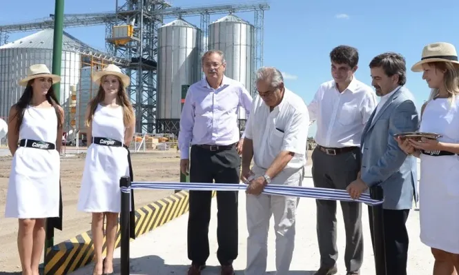 Eduardo Diaz, Enzo Benech, Fernando Cozzi y Jorge Vranjes durante el corte de cinta