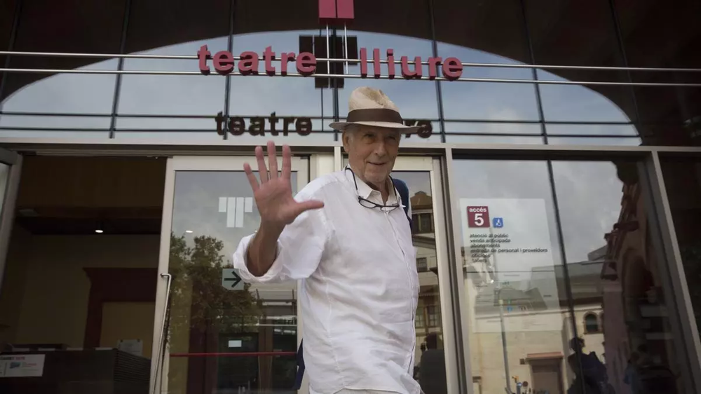 Fermí Reixach, en 2018 frente al Teatre Lliure