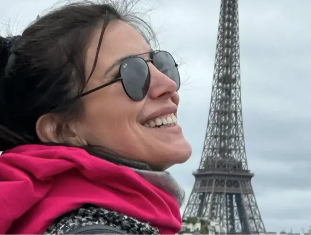 Andrea Rincón fue a pedir un deseo a Paris