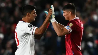 Sergio Rochet le deja la cinta de capitán a Diego Polenta