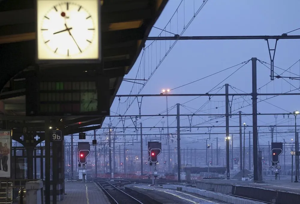 Terminales sin trenes y sin gente fueron la postal de la jornada