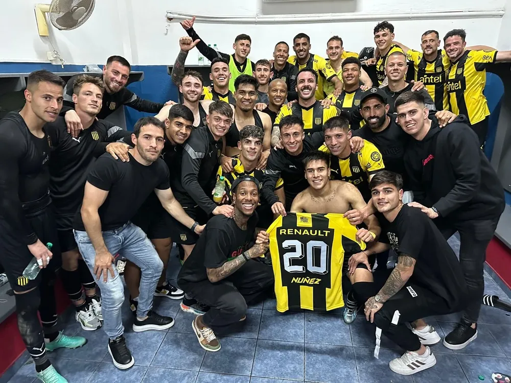 Los jugadores de Peñarol festejaron por todo lo alto