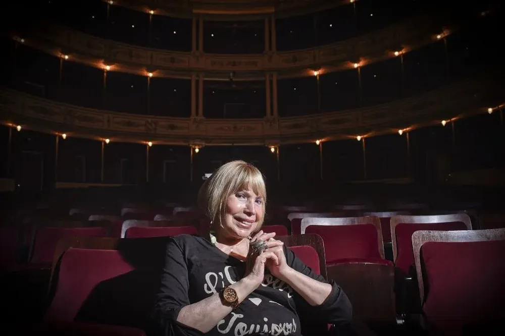 Laura Escalada en el Teatro Solís