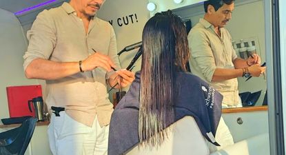 Es de Paysandú, estudió para ser peluquero por consejo de su padre, tuvo su propio local y en la pandemia vendió su casa para crear un negocio innovador