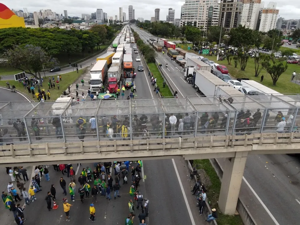 Protestas de bolsonaristas en las rutas brasileñas
