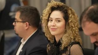 La diputada Lourdes Arrieta renunció la bloque oficialista.