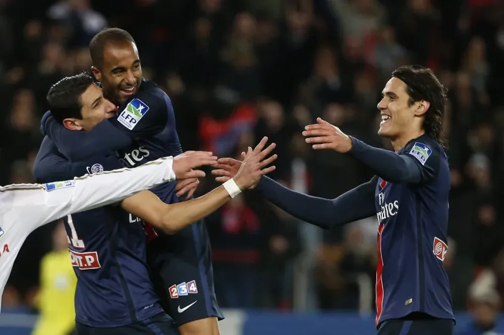 Ángel Di María, Lucas Moura y Edinson Cavani de festejo