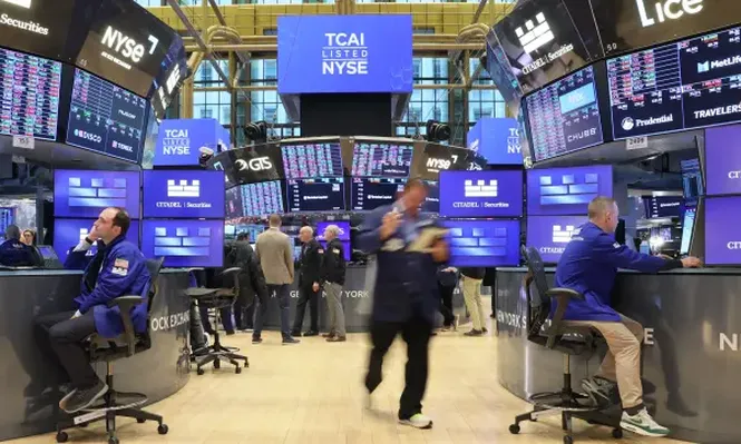 Punto de inflexión: la inteligencia artificial que se programa a sí misma sacude a Wall Street y anticipa una revolución laboral