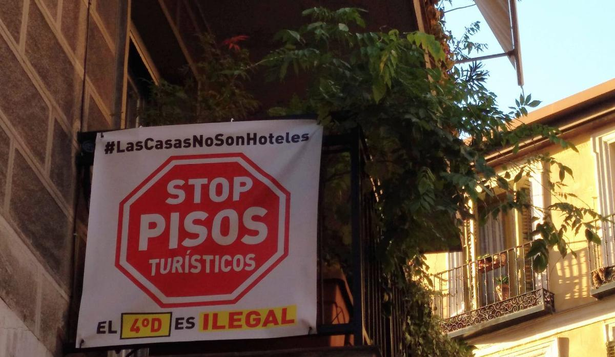 Vecinos contra la proliferación de los pisos turísticos.