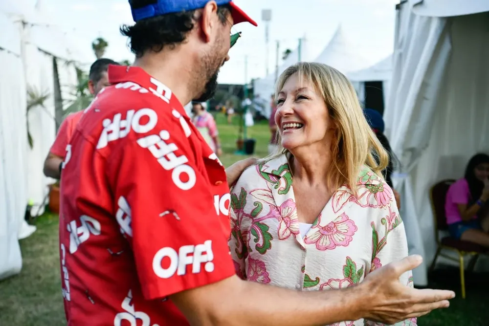 DJ Sanata y Carolina Cosse en La Bajada 2023