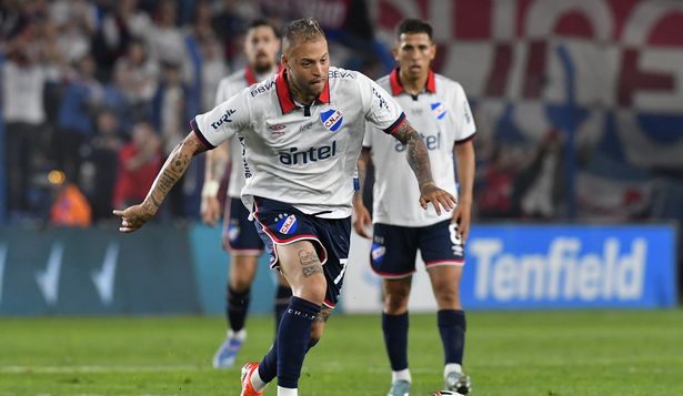 Nicolás López