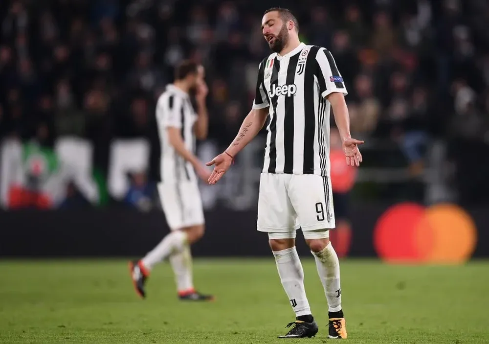 Higuaín en el 2-2 de Juventus ante Tottenham