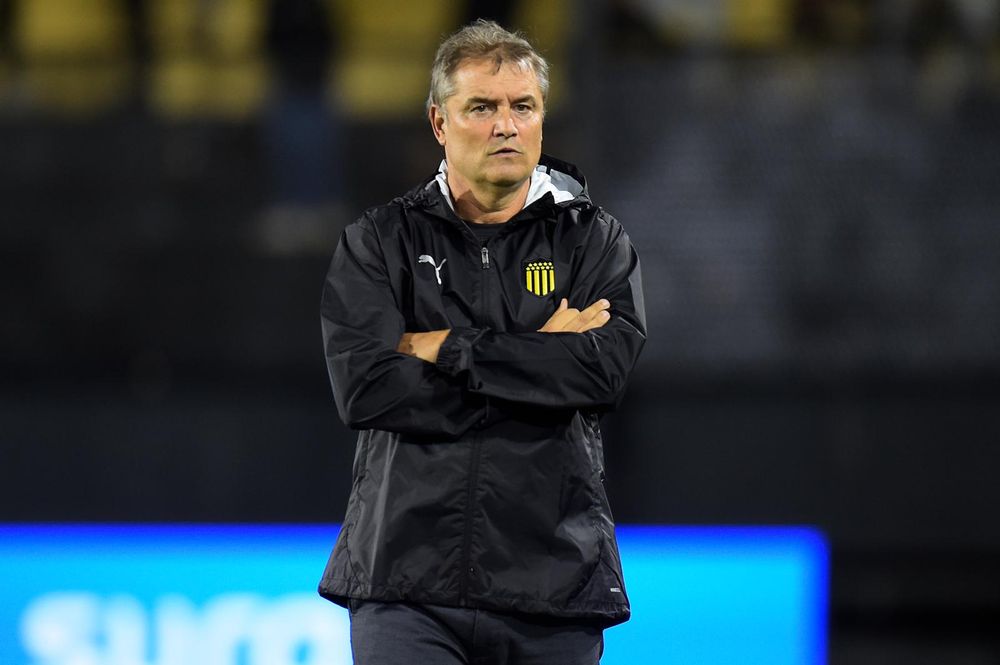 Diego Aguirre en el partido ante Cerro