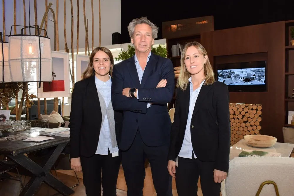 Joaquina Mengot, Pablo Fernández y Victoria Ferreiro