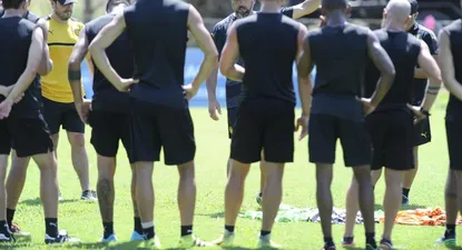 Peñarol estuvo de terapia ante la crisis en Los Aromos