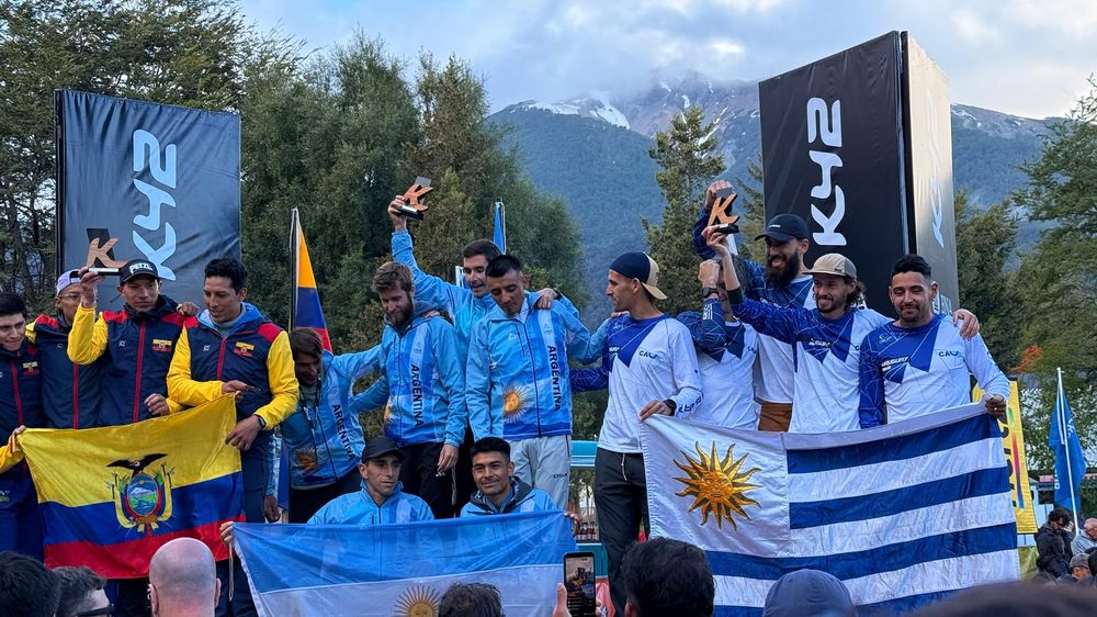 Uruguay en el podio masculino del Sudamericano de Path y Montaña de Villa La Angostura, Argentina