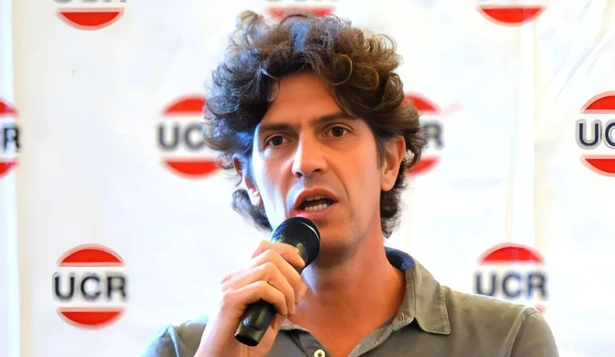 Publicaron el video del ataque a la oficina de Martín Lousteau en el Comité Nacional de la UCR