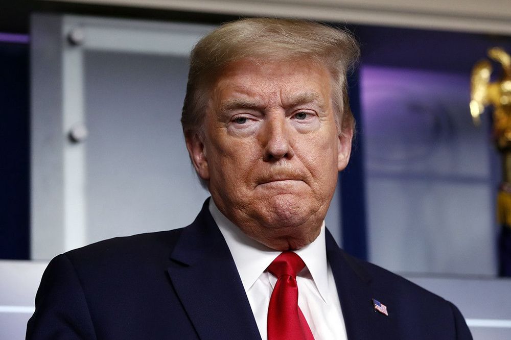 trump preocupado.jpeg