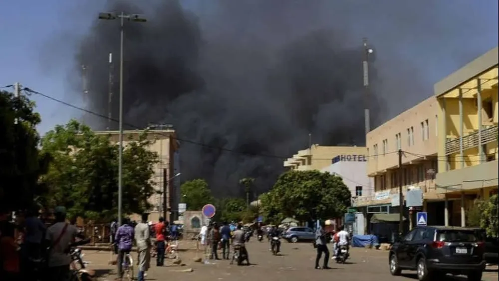Desde 2015 el país hace frente a actos de violencia yihadista atribuidos a movimientos armados afiliados a Al-Qaida y al grupo Estado islámico.