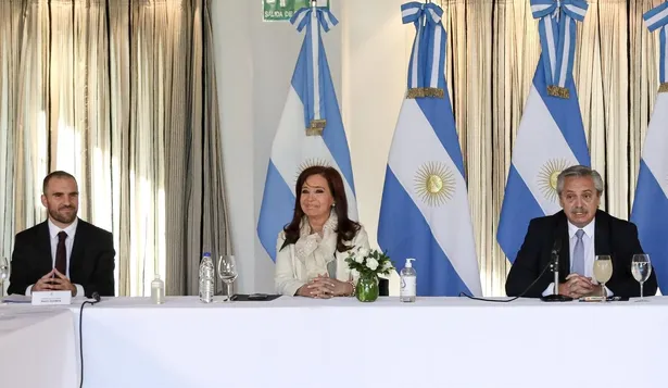 Vuelve el nerviosismo cambiario a Argentina, mientras la emisión de pesos no para de crecer