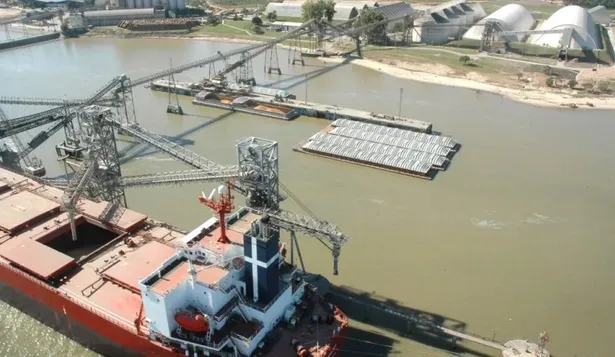 La mayoría de la soja que exporta el país sale a través del puerto de Nueva Palmira.