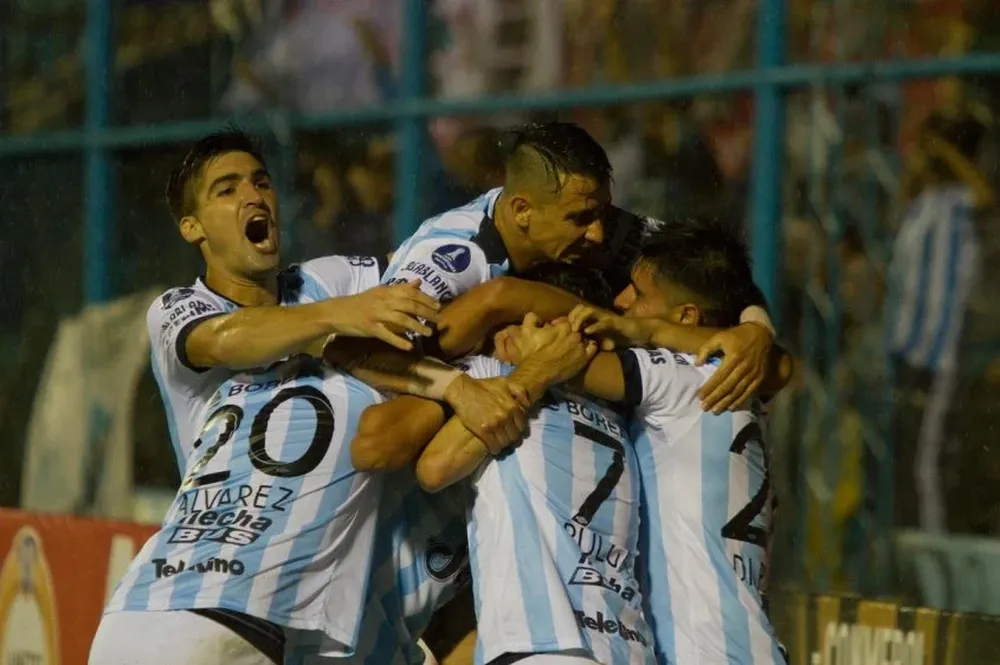 El festejo de Tucumán en el triunfo ante Wilstermann