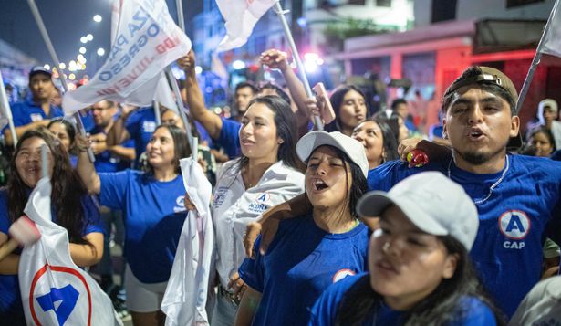 Los peruanos eligen presidente en medio de la turbulencia institucional y el colapso de los partidos políticos