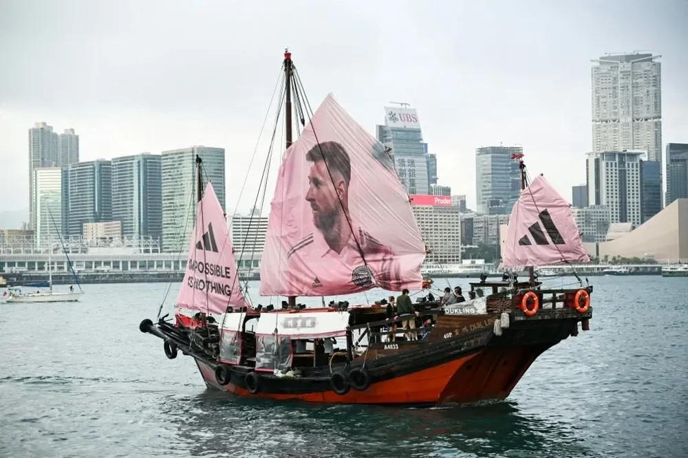 Lionel Messi llegó a Hong Kong y revolucionó a su gente