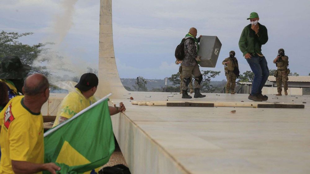 Los “prófugos” tienen condenas firmes en Brasil superiores a los 10 años de prisión.