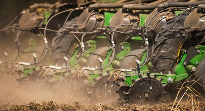 Productores que protegen los recursos del medioambiente que utilizan para aportarle alimentos y otros servicios a las distintas comunidades.