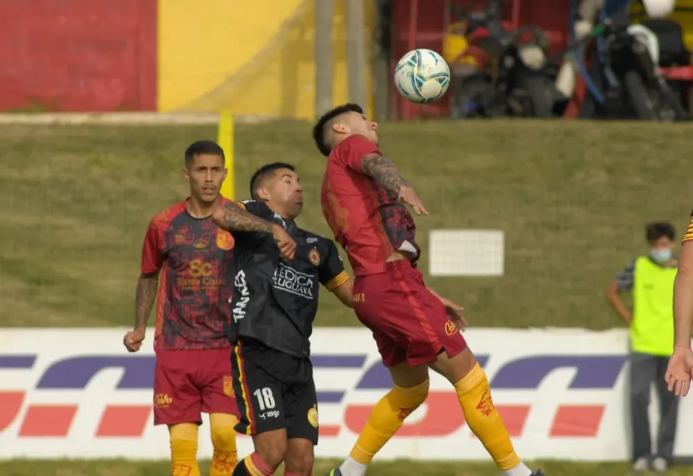 Villa Española y Progreso abrieron el Campeonato Uruguayo 2021